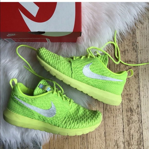 nike roshe neon